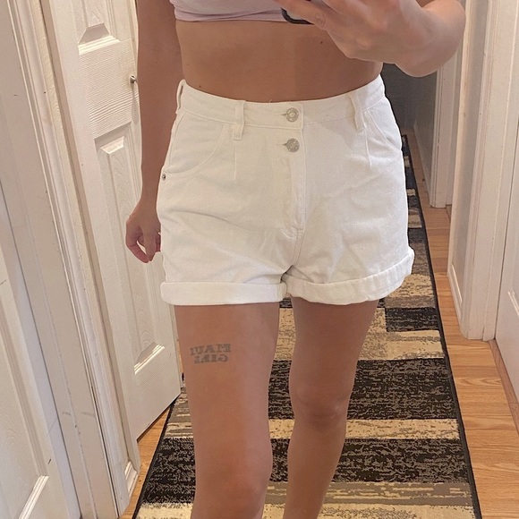 Missguided Pants - MISGUIDED White high waist shorts size small //4 EUC